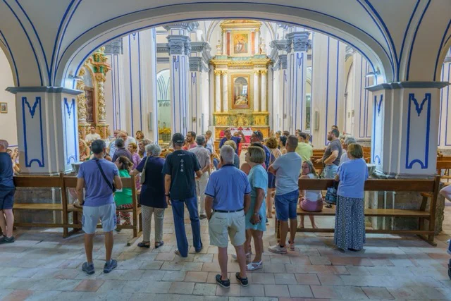 Visitas guiadas en el Convento de Montán en tamaño mediano